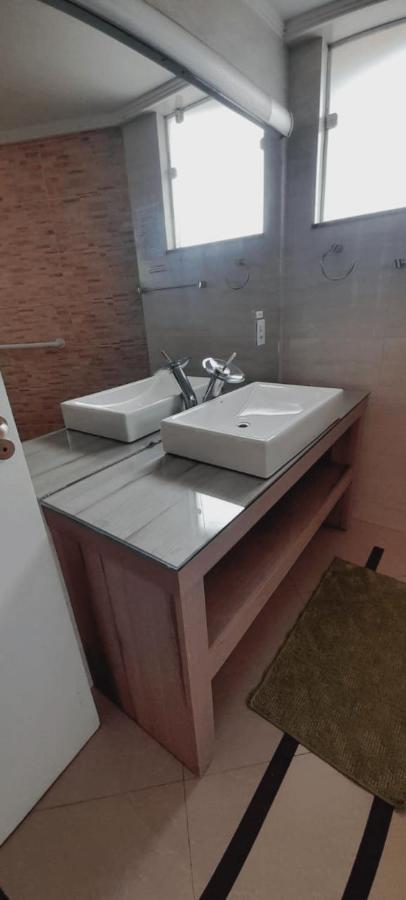 Lindo Apartamento No Coracao Da Cidade - Apartamento Inteiro Ou Seja Nao E Compartilhado Com Outras Pessoas - Perto De Tudo - 2 Quartos - Ar Condicionado - Churrasqueira - Cozinha Completa - 120 Metros Quadrados Ao Todo - Quartos Com 12 Metros Quadra Uniao Da Vitoria Exterior photo